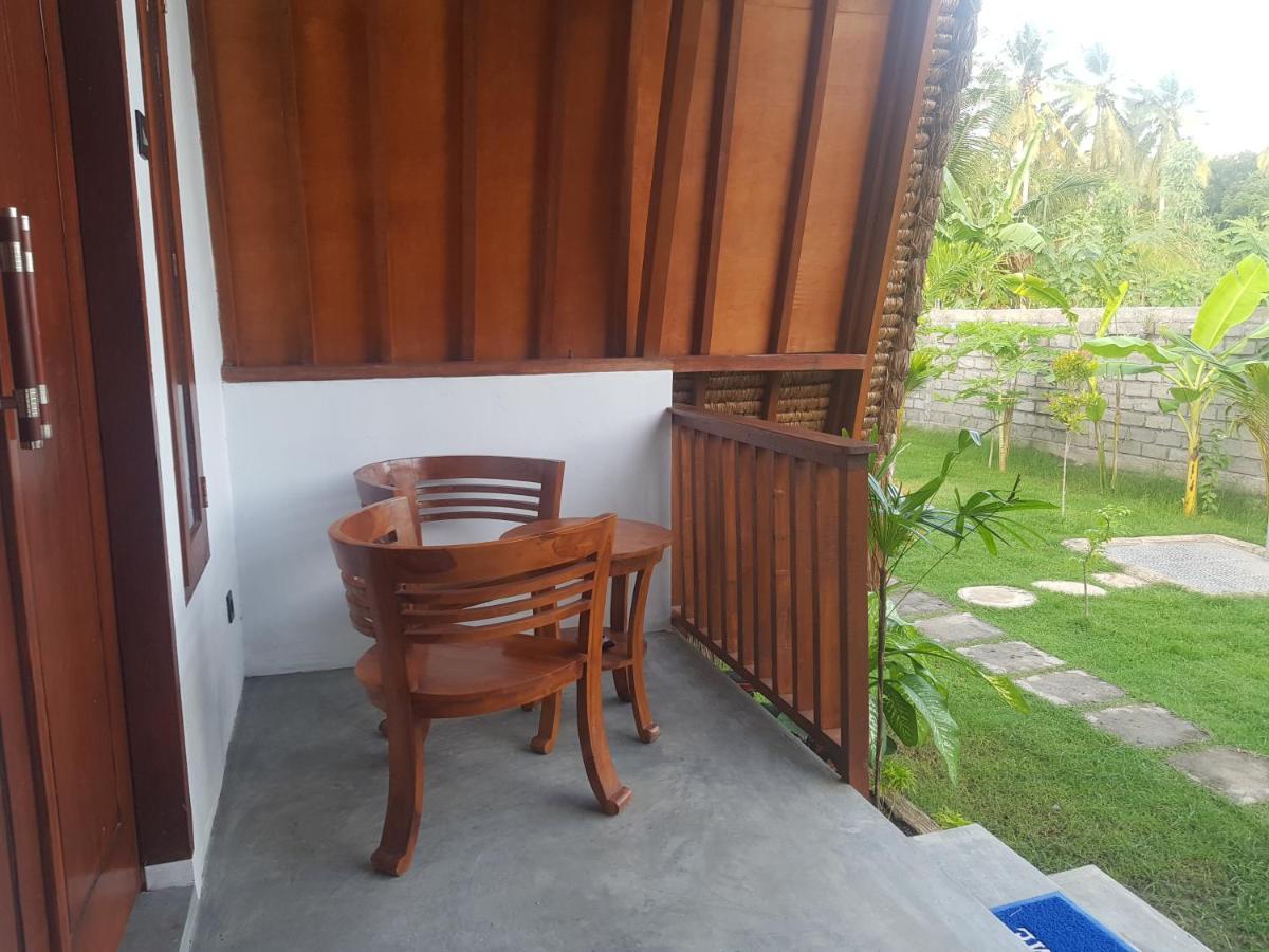 Tropical Sunday Bungalow - Surf And Stay Selong Belanak Ngoại thất bức ảnh