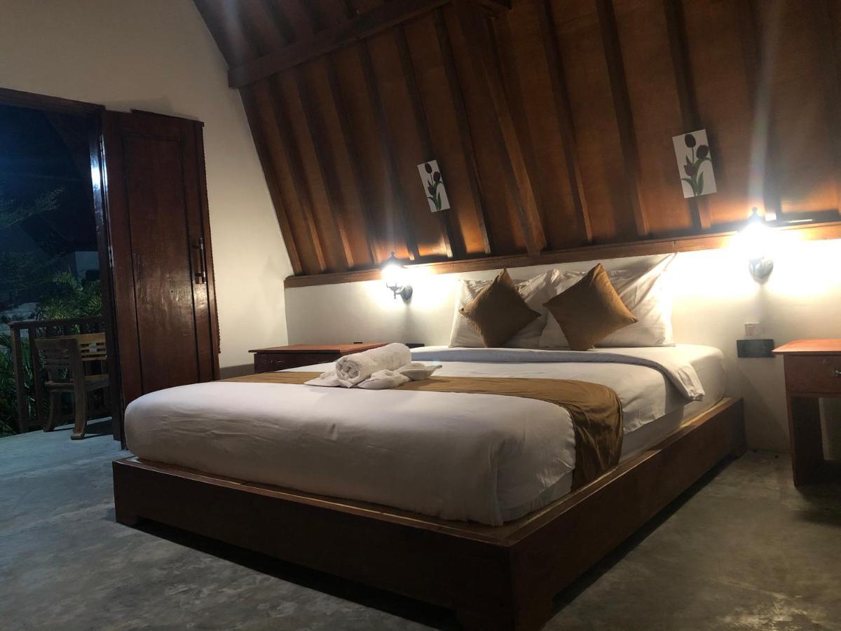 Tropical Sunday Bungalow - Surf And Stay Selong Belanak Ngoại thất bức ảnh