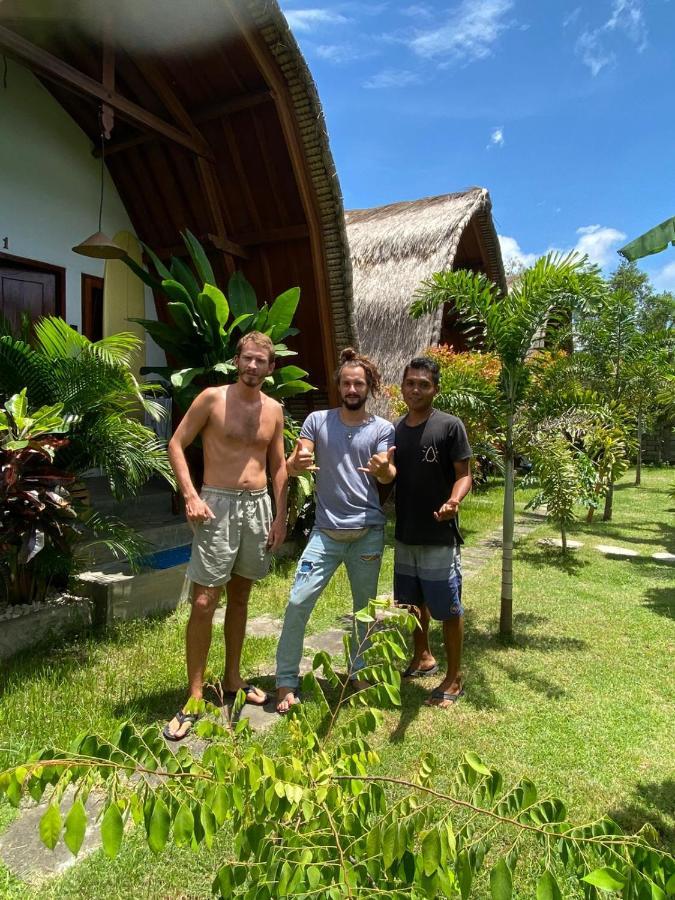 Tropical Sunday Bungalow - Surf And Stay Selong Belanak Ngoại thất bức ảnh