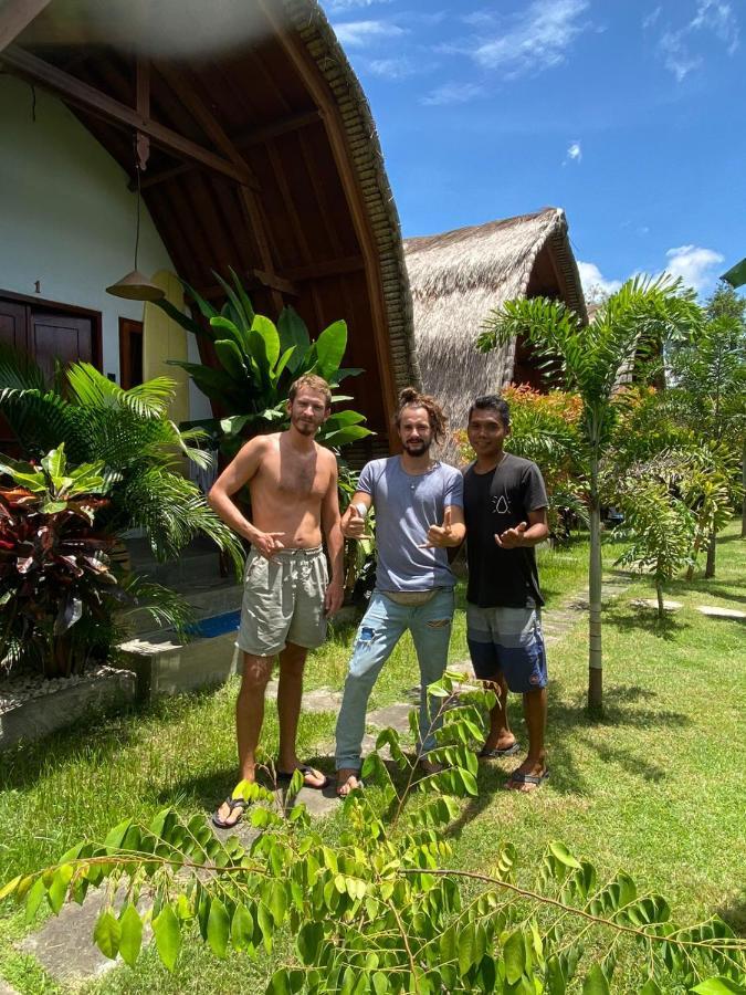 Tropical Sunday Bungalow - Surf And Stay Selong Belanak Ngoại thất bức ảnh