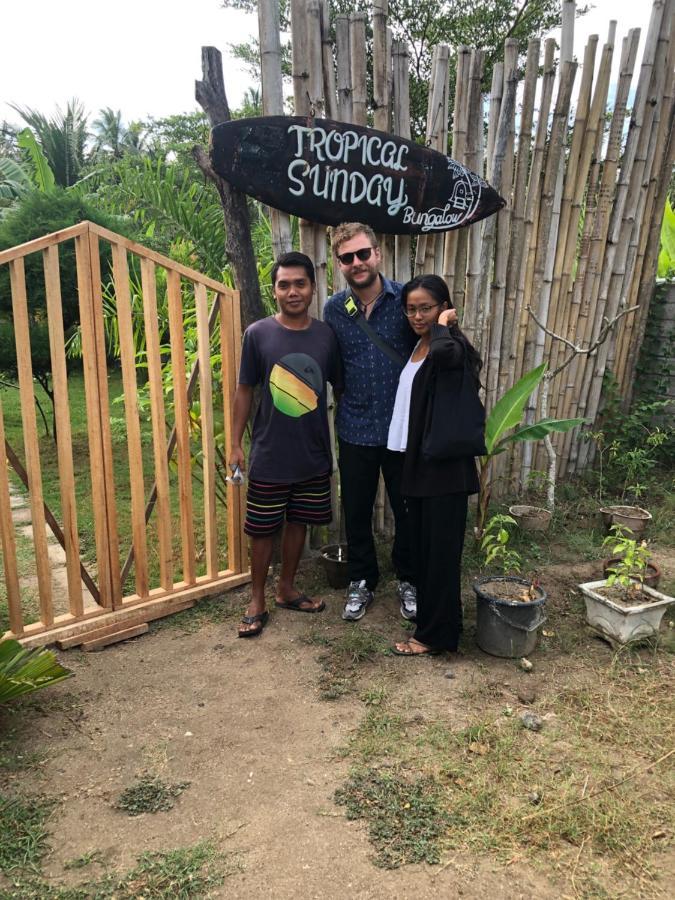 Tropical Sunday Bungalow - Surf And Stay Selong Belanak Ngoại thất bức ảnh